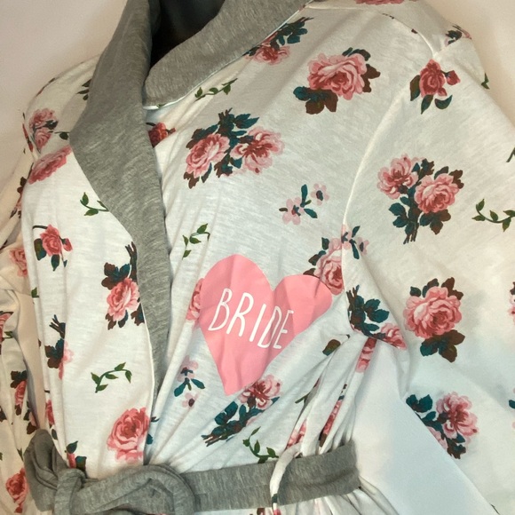 Love Cherish White & Pink Bride Robe - Picture 3 of 5